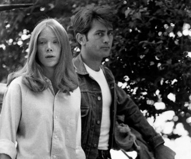 Aktorstwa uczyła się w słynnej szkole aktorskiej Lee Strasberga. W kinie zadebiutowała na początku lat 70. w obrazach "Trash" (1970) i "Pierwszorzędne cięcie" (1972), jednak przełomem w jej karierze okazały się role psychopatycznych, odtrąconych przez rodziców nastolatek - młodocianej morderczyni Holly w "Badlands" (1973) Terrence'a Malicka oraz obdarzonej psychokinetycznymi zdolnościami tytułowej dziewczyny w horrorze "Carrie" (1976) Briana De Palmy