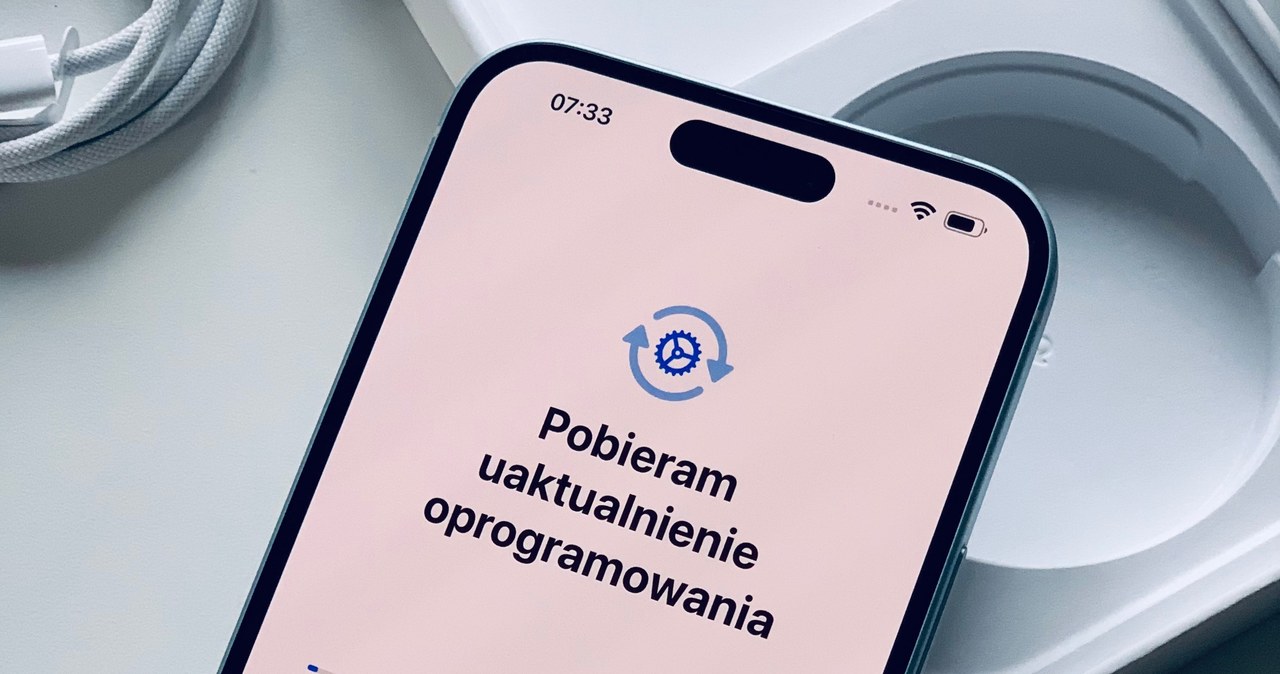 Aktualizacja iOS na iPhonie 15. /Dawid Długosz /INTERIA.PL