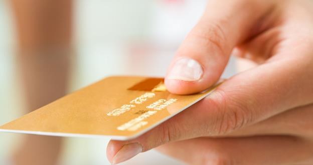Aktualnie w naszych portfelach jest blisko 5,8 mln kart kredytowych /&copy;123RF/PICSEL