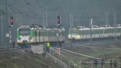 Akty dywersji na kolei. Zanim zauważono wyrwę, przez tory przejechały trzy pociągi