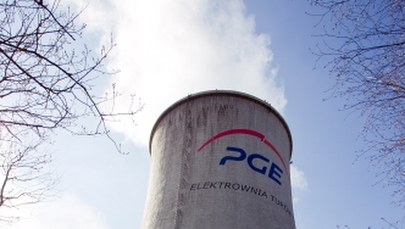 Aktywiści Greenpeace wdrapali się na komin elektrowni Turów