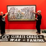 Aktywiści klimatyczni przykleili się do obrazu Picassa 