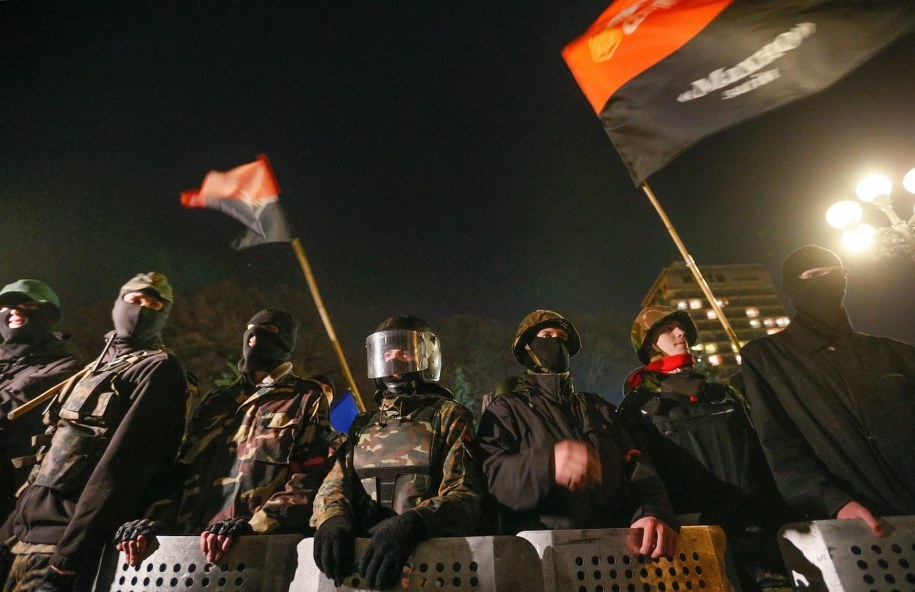 Aktywiści Prawego Sektora /SERGEY DOLZHENKO /PAP/EPA