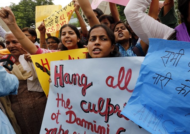 Aktywiści protestujący pod sądem w Indiach /HARISH TYAGI   /PAP/EPA