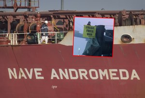 Aktywiści zablokowali molo. Powodem ładunek "Andromedy"