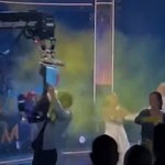 Aktywiści zakłócili taneczny show w telewizji. Pokonał ich operator kamery