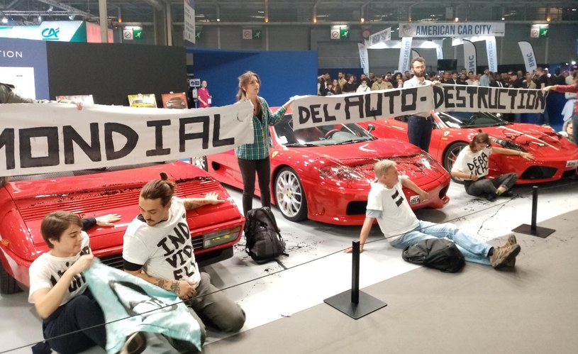 Aktywiści zniszczyli Ferrari / Extinction Rebellion / Twitter /