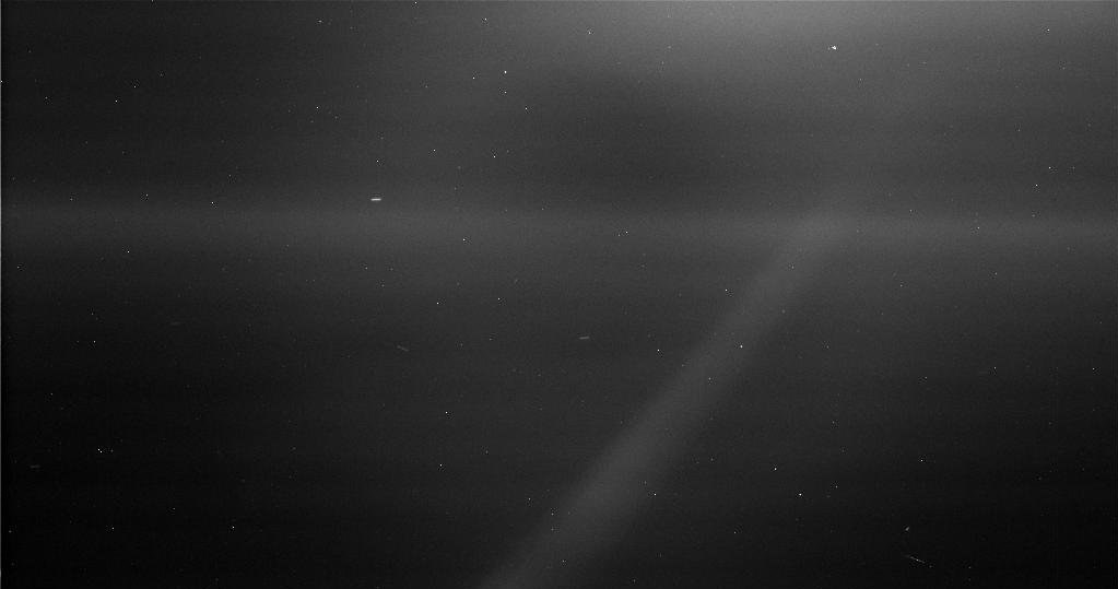 Aktywne gejzery Enceladusa – 28.10.2015 /NASA