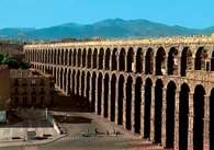 Akwedukty rzymskie: Segowia, Hiszpania /Encyklopedia Internautica