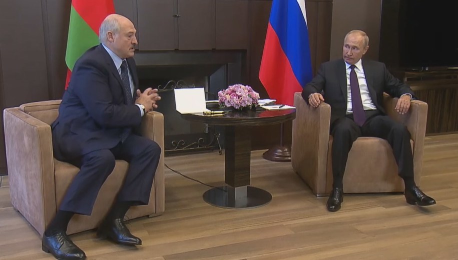 Alaksandr Łukaszenka i Władimir Putin /KREMLIN / HANDOUT /PAP/EPA