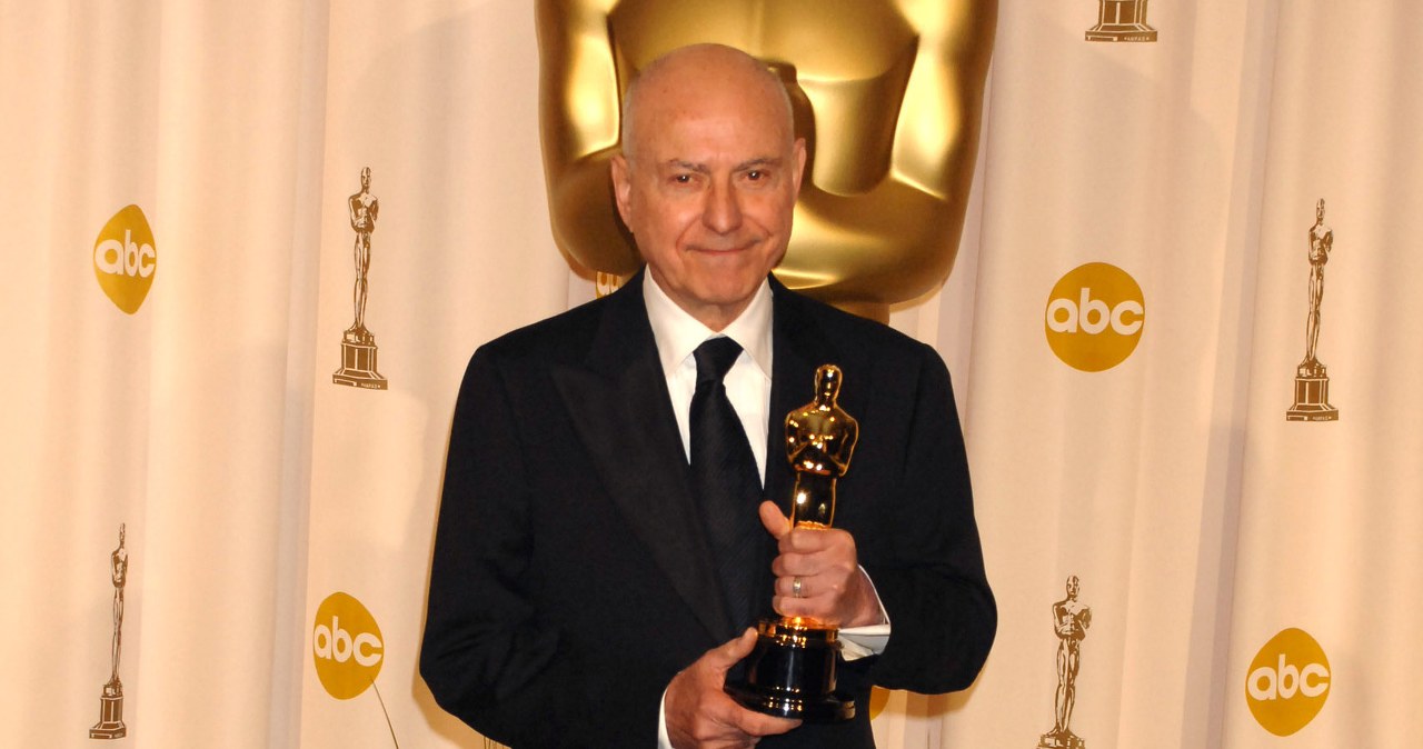 Alan Arkin z Oscarem za drugoplanową rolę w "Małej miss" / Jeff Kravitz / Contributor /Getty Images