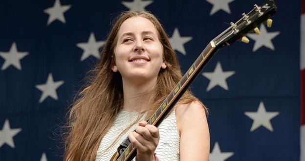 Alana Haim, czyli jedna trzecia grupy Haim (fot. Theo Wargo) /Getty Images/Flash Press Media