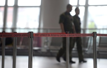 Alarm bombowy w Warszawie. Lotnisko Chopina złoży pozew cywilny przeciwko sprawcy
