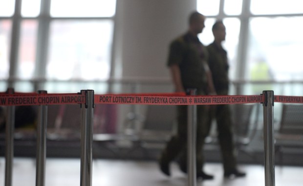 Alarm bombowy w Warszawie. Lotnisko Chopina złoży pozew cywilny przeciwko sprawcy