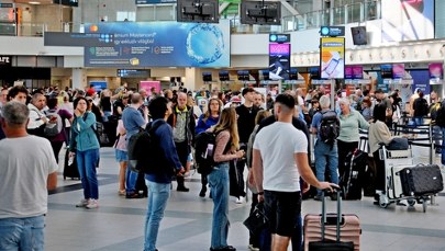 Alarm na lotnisku: Ulewa zalała terminal, loty odwołane