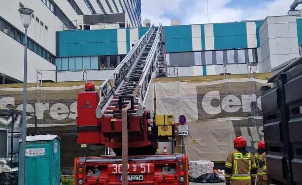 Alarm pożarowy w łódzkim szpitalu. Ewakuowano niemal 200 osób