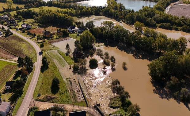 Alarm przeciwpowodziowy we Wrocławiu. Wał w Jeleniej Górze nie wystarczył [ZAPIS RELACJI]