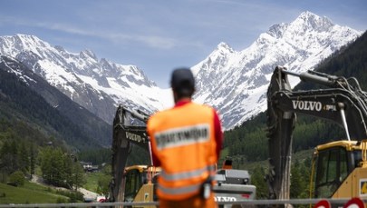 Alarm w Alpach: Nadciąga lawina kamieni, może zasypać domy