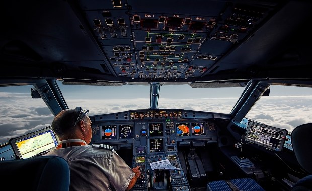 Alarm w europejskim lotnictwie: 123 tysiące lotów zakłóconych przez Rosję