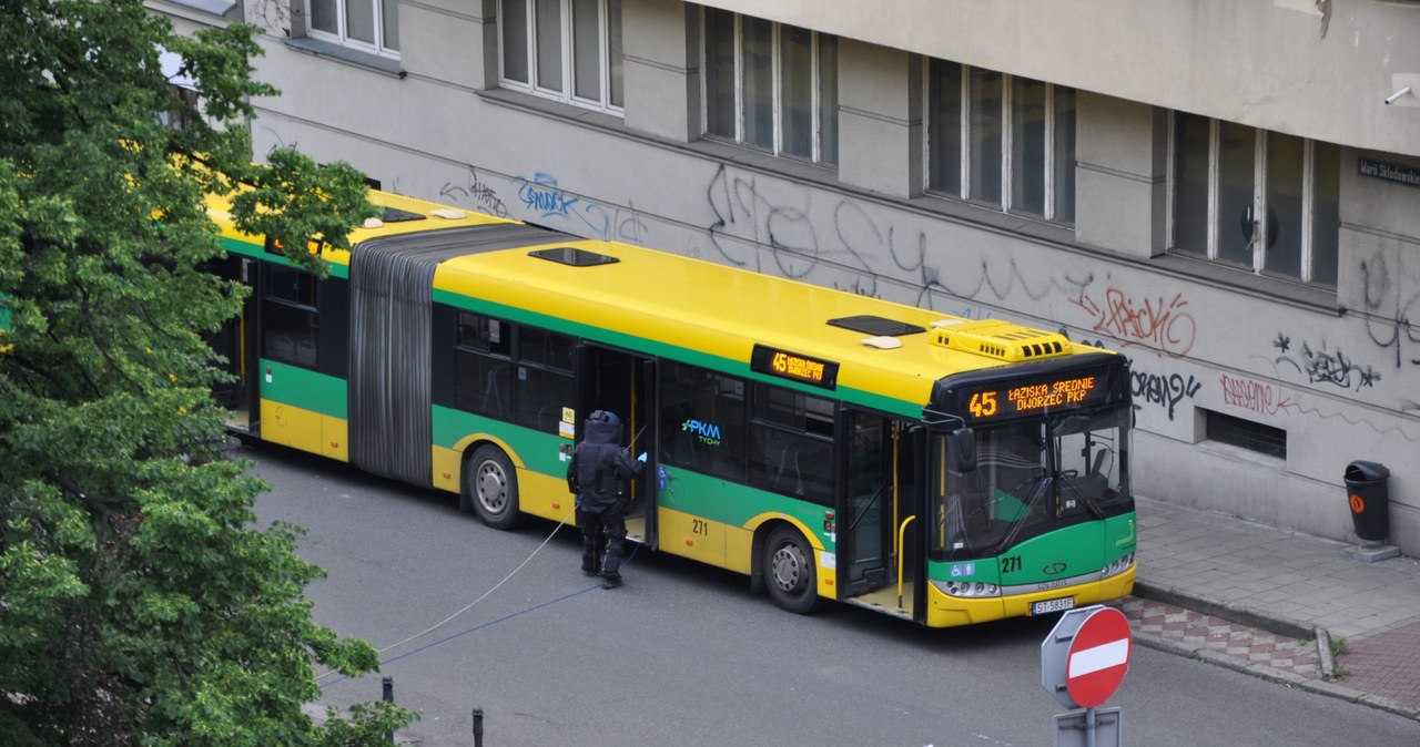 Alarm w Katowicach. W miejskim autobusie znaleziono pozostawioną butlę z gazem