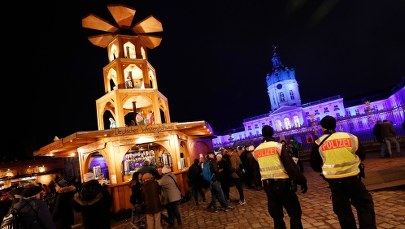 Alarm w pobliżu jarmarku świątecznego w Berlinie