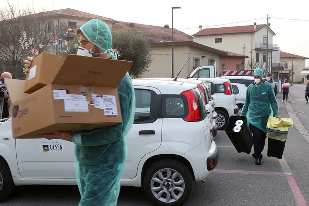 Alarm we Włoszech wybuchł po tym, gdy na północy w ciągu kilku dni stwierdzono ponad 150 przypadków zachorowań /NICOLA FOSSELLA /PAP/EPA
