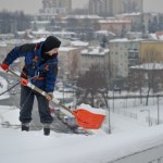 Alarm zimowy w całej Polsce. Oto co grozi za zignorowanie śniegu na dachu