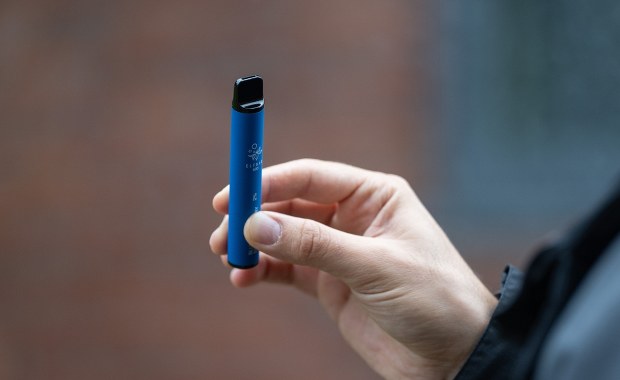 Alarmujące wyniki kontroli. 90 proc. e-papierosów nie spełnia norm