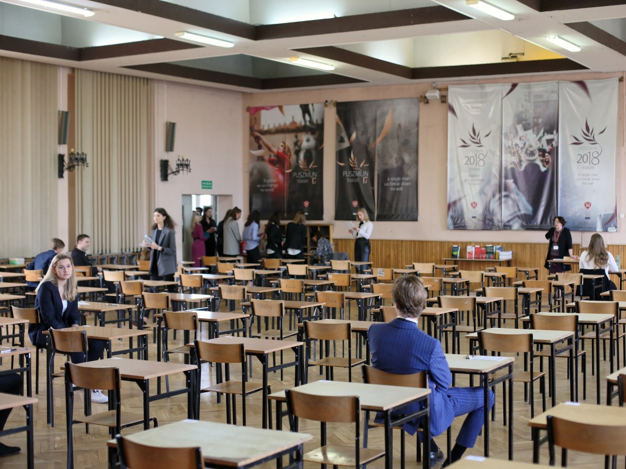 Alarmy bombowe w szkołach. Każda placówka jest w nocy pilnowana przez służby