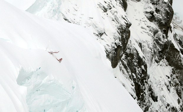 Alaska: Ciał polskich turystów i pilota prawdopodobnie nie uda się wydostać z wraku samolotu