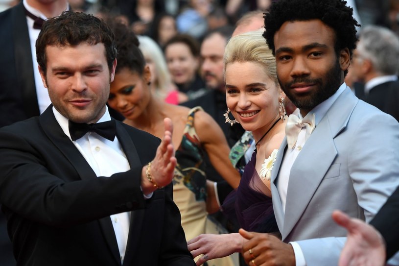 Alden Ehrenreich, Emilia Clarke i Donald Glover na premierze filmu "Han Solo: Gwiezdne wojny - historie" w Cannes 2018 /AFP