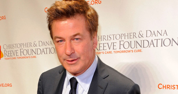 Alec Baldwin nie porzucił serialu /Jemal Countess /Getty Images