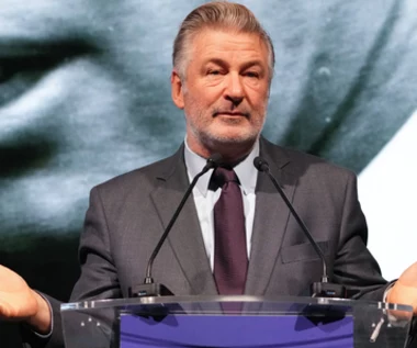 Alec Baldwin: Prokuratura zmienia treść oskarżenia. Obniżenie kary