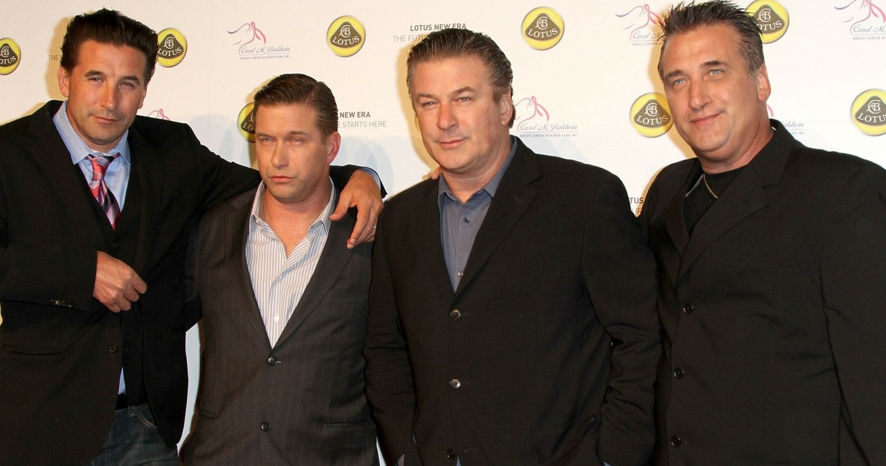 Alec Baldwin z braćmi /East News