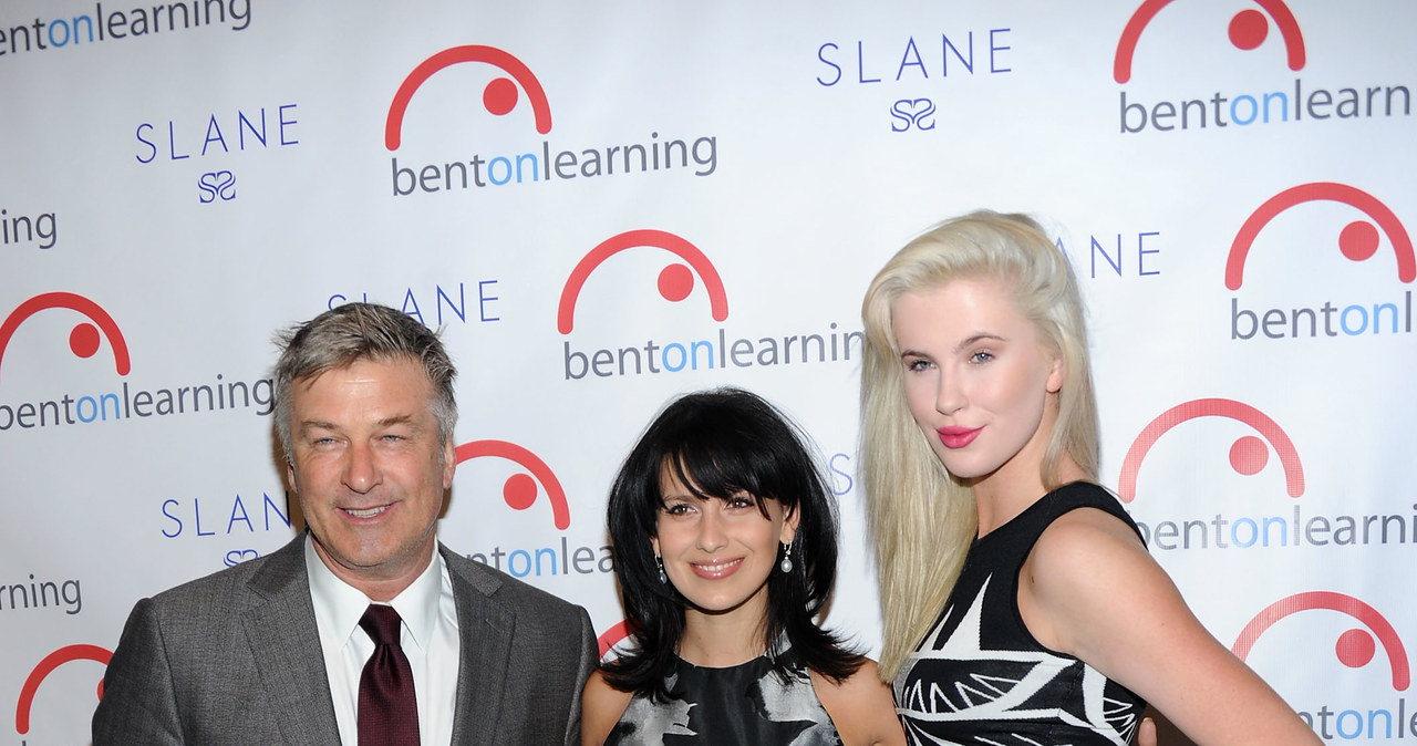 Alec Baldwin z obecną żoną i córką Ireland /Jamie McCarthy /Getty Images