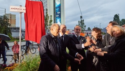 Aleja Andrzeja Wajdy uroczyście otwarta w Gdyni. "Był i na zawsze pozostanie wieszczem"