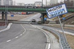Aleja KEN w Warszawie - urzędnicze lenistwo utrudnia kierowcom życie