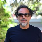 Alejandro Gonzalez Inarritu zarzuca Robertowi Downeyowi Jr. rasizm?