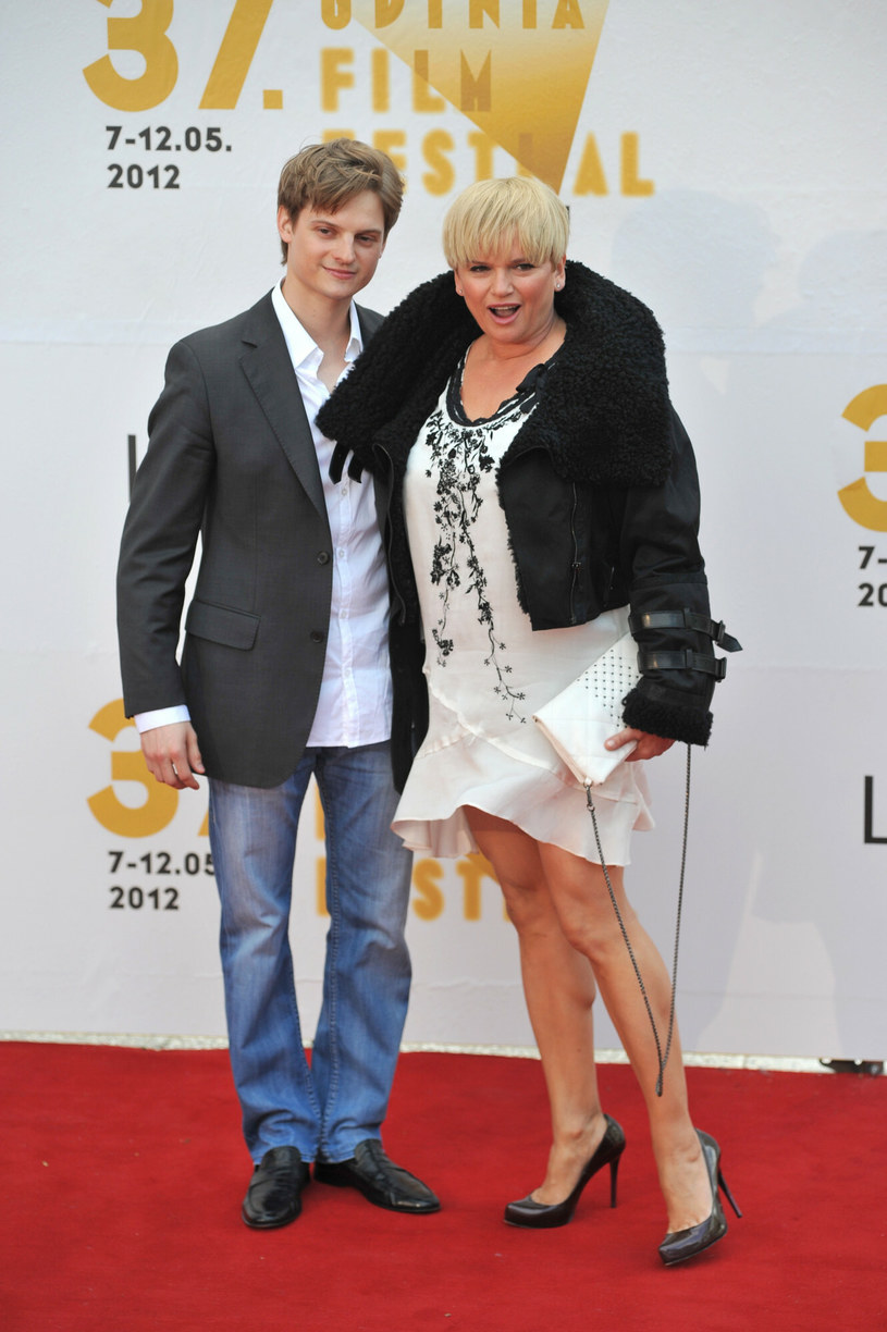 Aleksander Chmielewski w towarzystwie mamy na Festiwalu Polskich Filmów Fabularnych w Gdyni w 2012 roku /Wojciech Stróżyk /Reporter