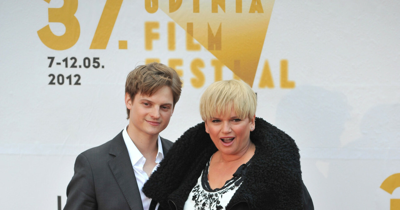 Aleksander Chmielewski w towarzystwie mamy na Festiwalu Polskich Filmów Fabularnych w Gdyni w 2012 roku /Wojciech Stróżyk /Reporter