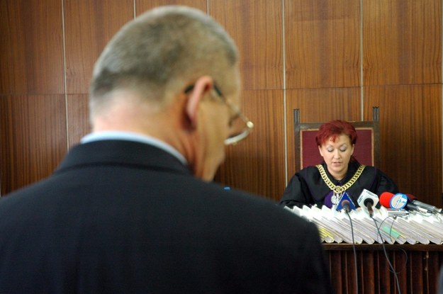 Aleksander G. na zdj. przed sądem w Słubicach / 	Jerzy Undro    /PAP/EPA