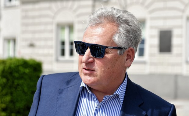 Aleksander Kwaśniewski na trasie "Lewicobusa". Były prezydent włączy się w kampanię