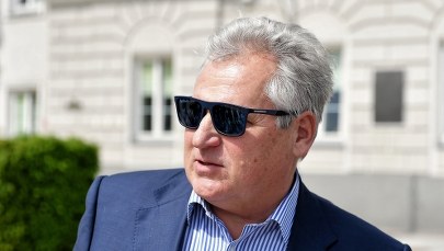 Aleksander Kwaśniewski na trasie "Lewicobusa". Były prezydent włączy się w kampanię