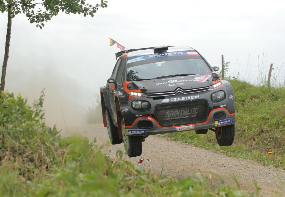 Aleksiej Łukjaniuk na trasie Rajdu Polski /Tomasz Waszczuk /PAP