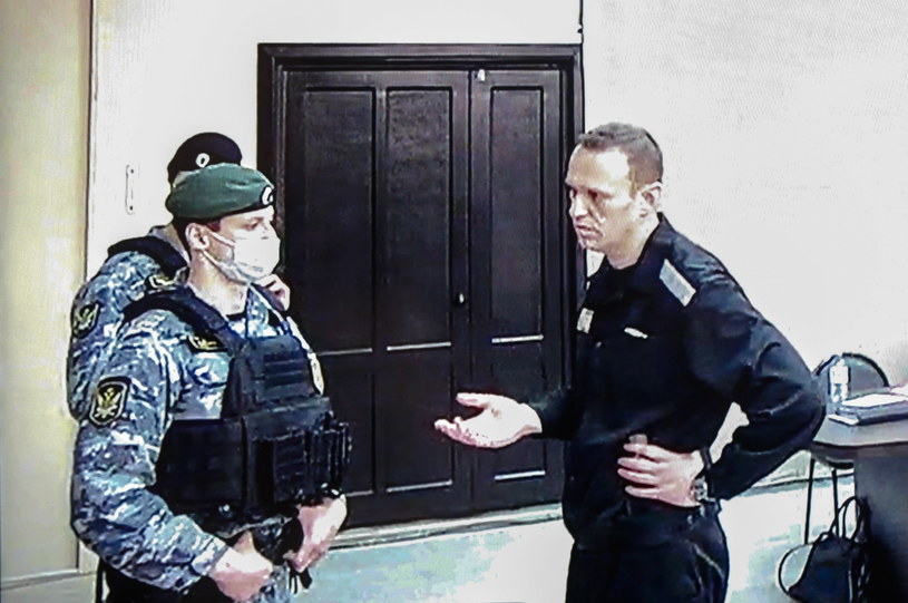 Aleksiej Nawalny podczas rozprawy 15 lutego /YURI KOCHETKOV /PAP/EPA