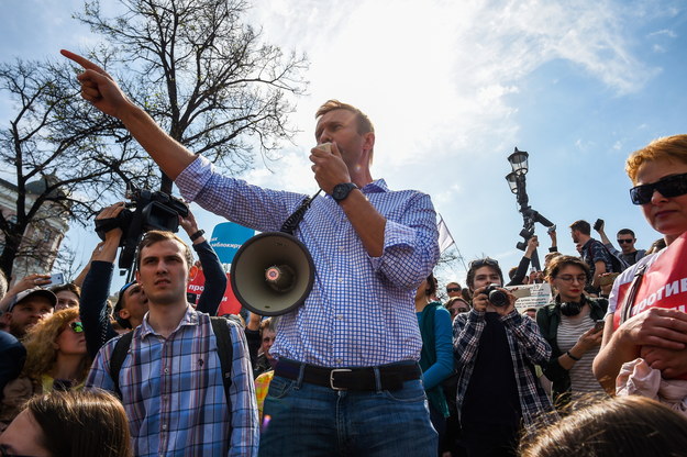 Aleksiej Nawalny tuż przed zatrzymaniem przez policję /DMITRY SEREBRYAKOV /PAP/EPA