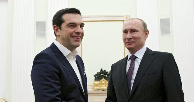 Aleksis Cipras (L) i Władimir Putin /EPA