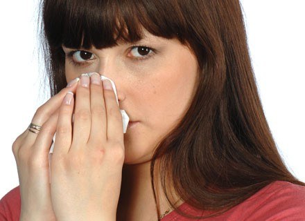 Alergiczny nieżyt nosa może prowadzić do astmy