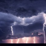 Alert burzowy dla siedmiu województw. IMGW ostrzega