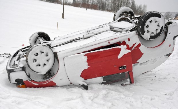 Alert IMGW: Gołoledź i intensywne opady śniegu